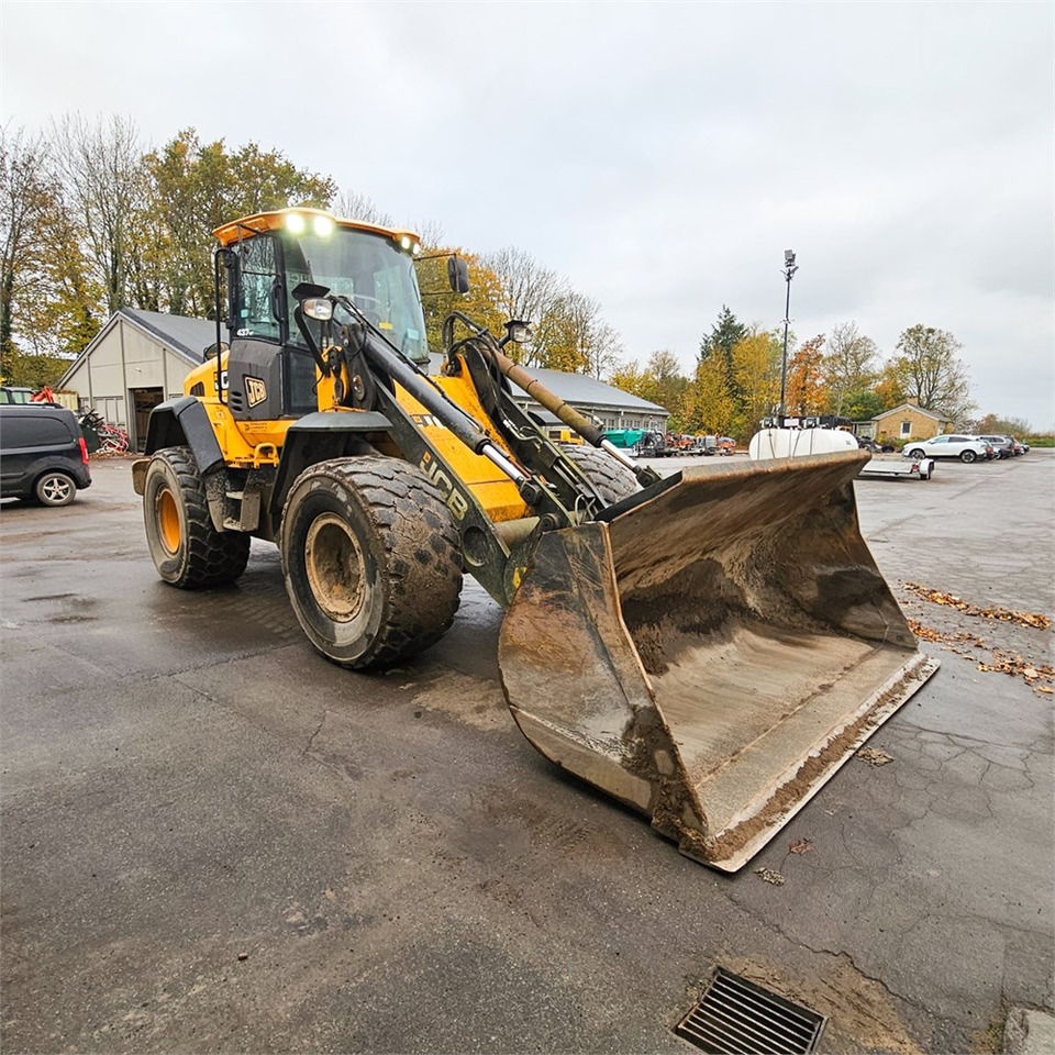 Wiellader JCB 437HT T4