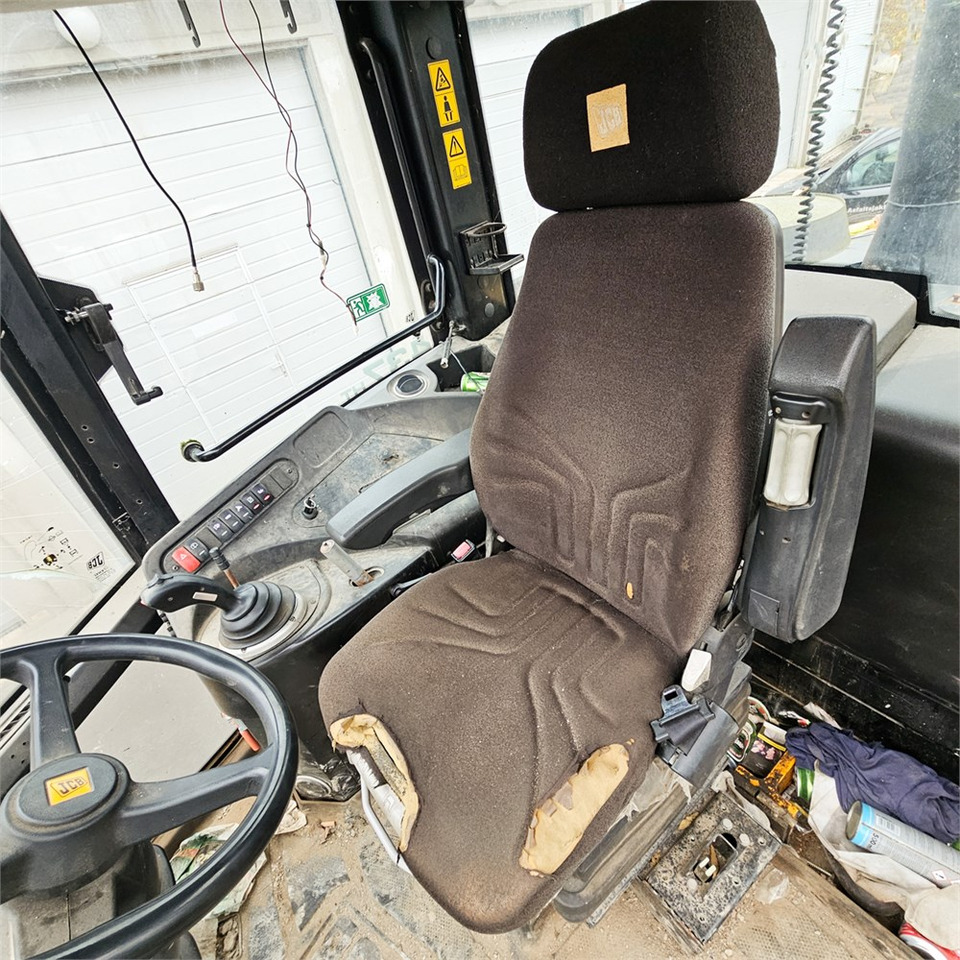 Wiellader JCB 437HT T4