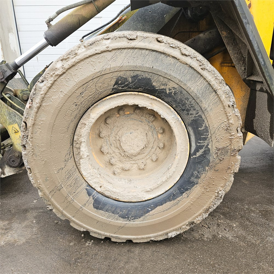 Wiellader JCB 437HT T4