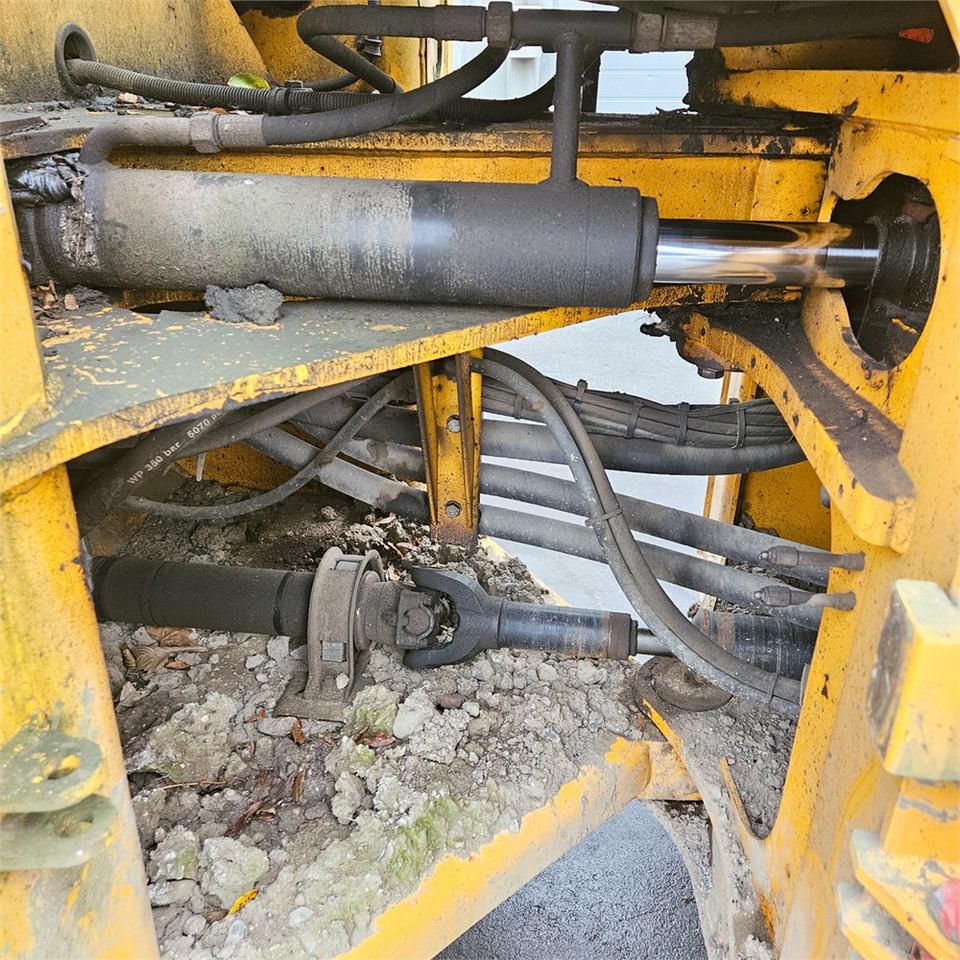 Wiellader JCB 437HT T4