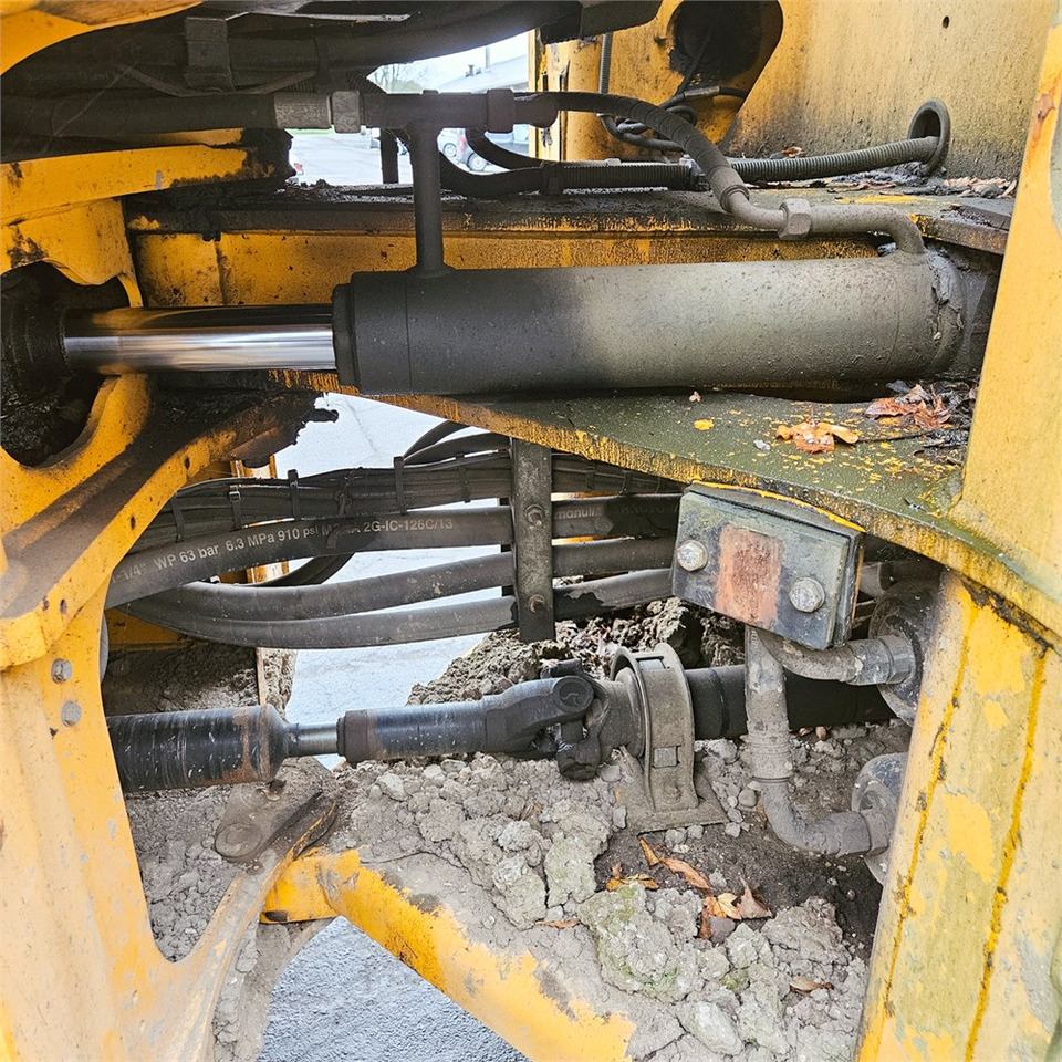 Wiellader JCB 437HT T4