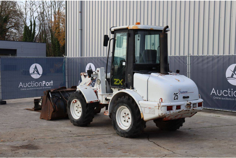 Wiellader JCB Santerne ZX