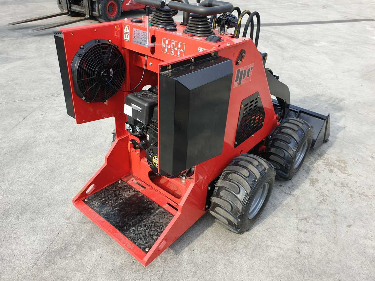 Wiellader JPC HT320 SKID STEER LOADER