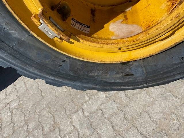 Wiellader John Deere 744 P MIETE / RENTAL (12002125)