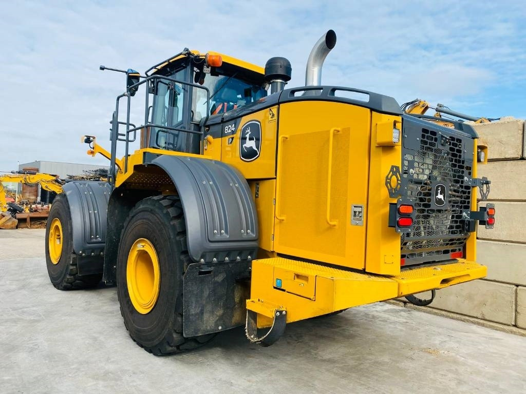 Wiellader John Deere 824p