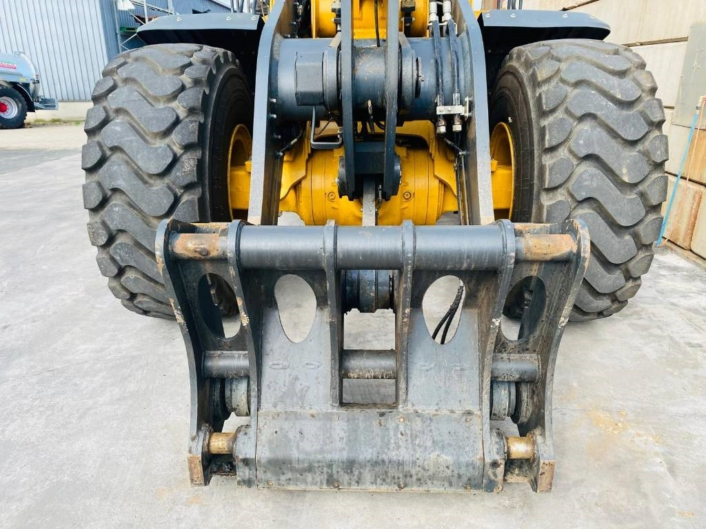 Wiellader John Deere 824p