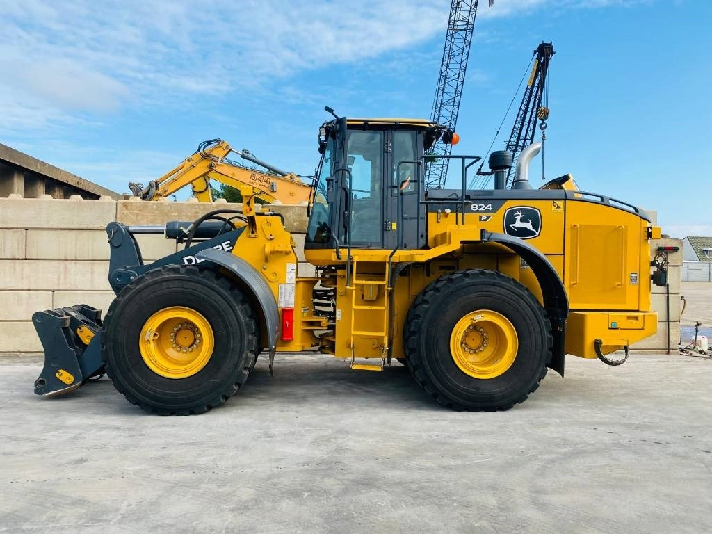 Wiellader John Deere 824p