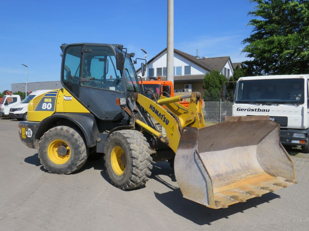 Wiellader KOMATSU HANOMAG Radlader WA 80 - 6 Radlader