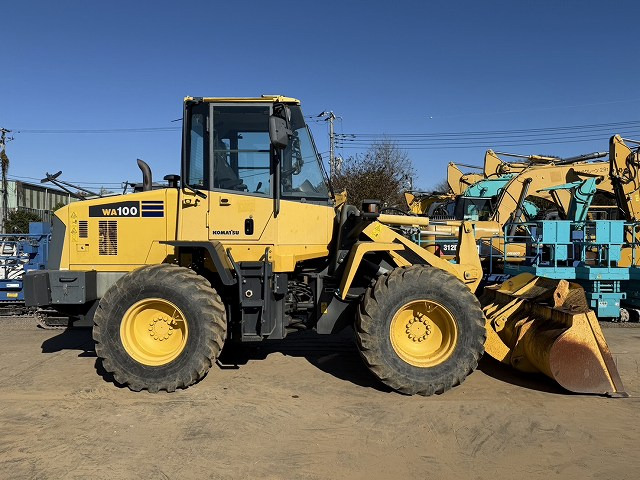 Wiellader KOMATSU WA100-6