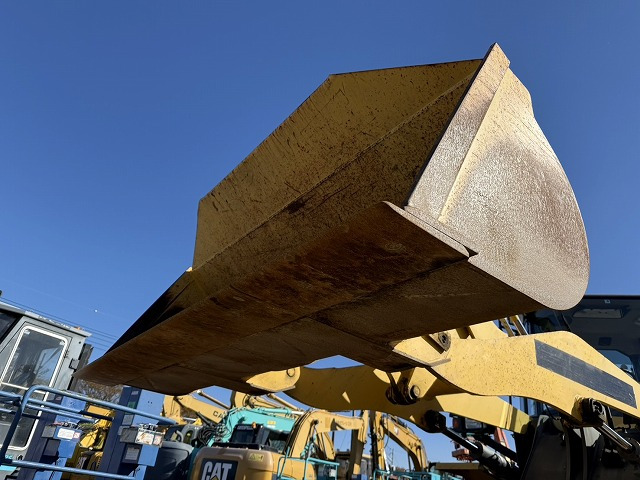 Wiellader KOMATSU WA100-6