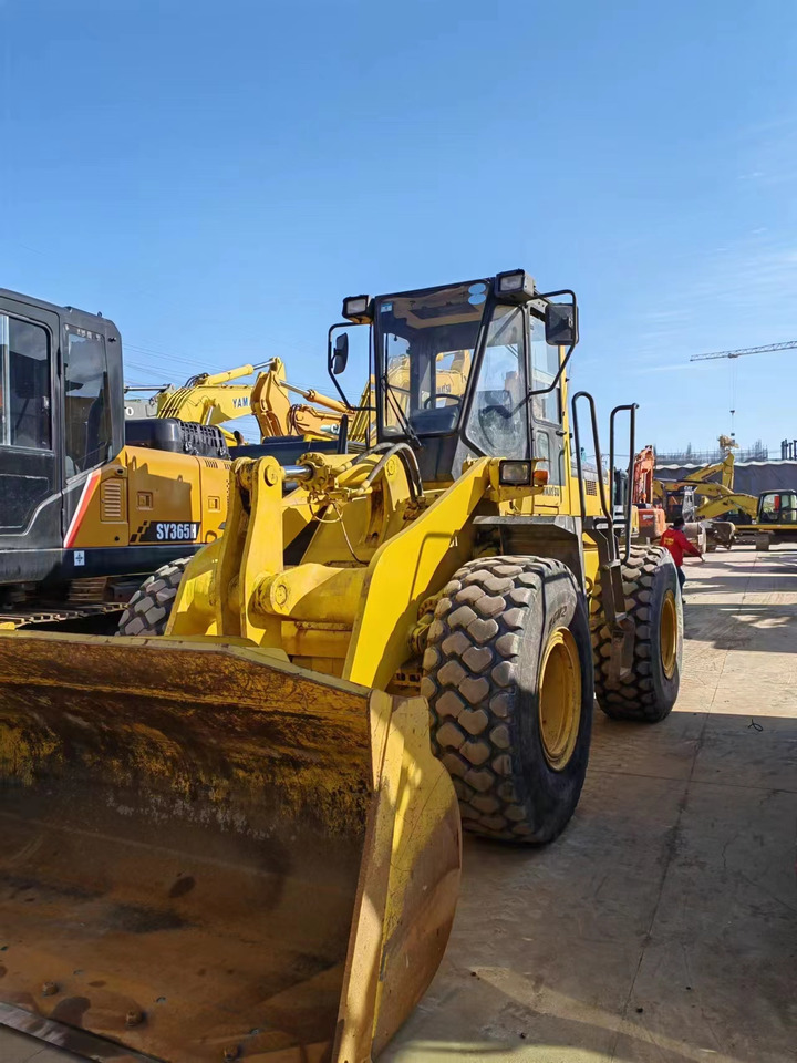 Wiellader KOMATSU WA320-3