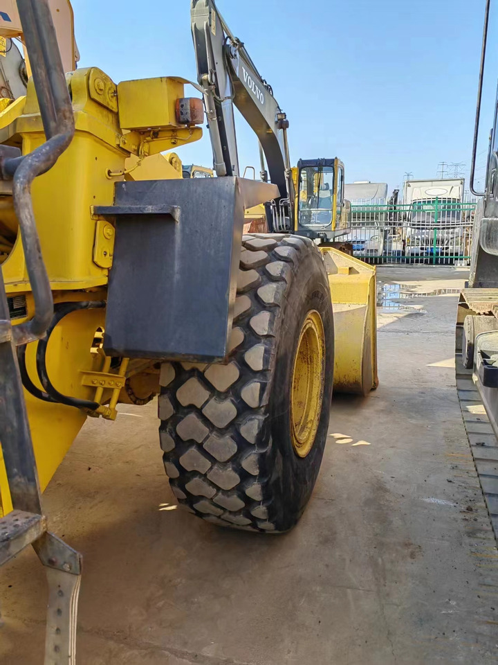 Wiellader KOMATSU WA320-3
