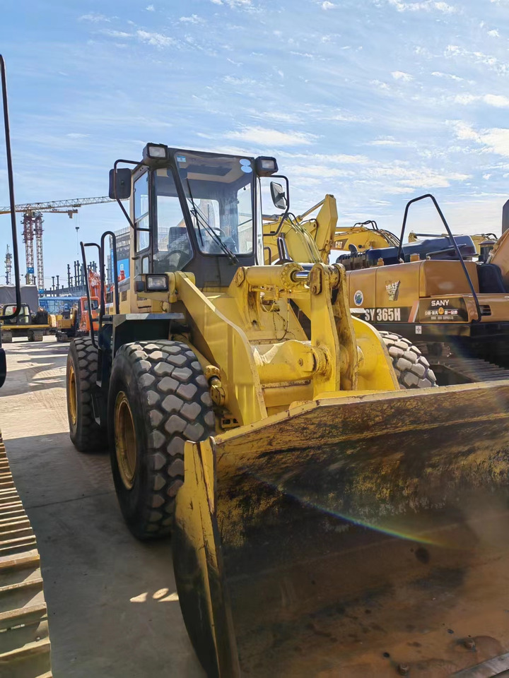Wiellader KOMATSU WA320-3