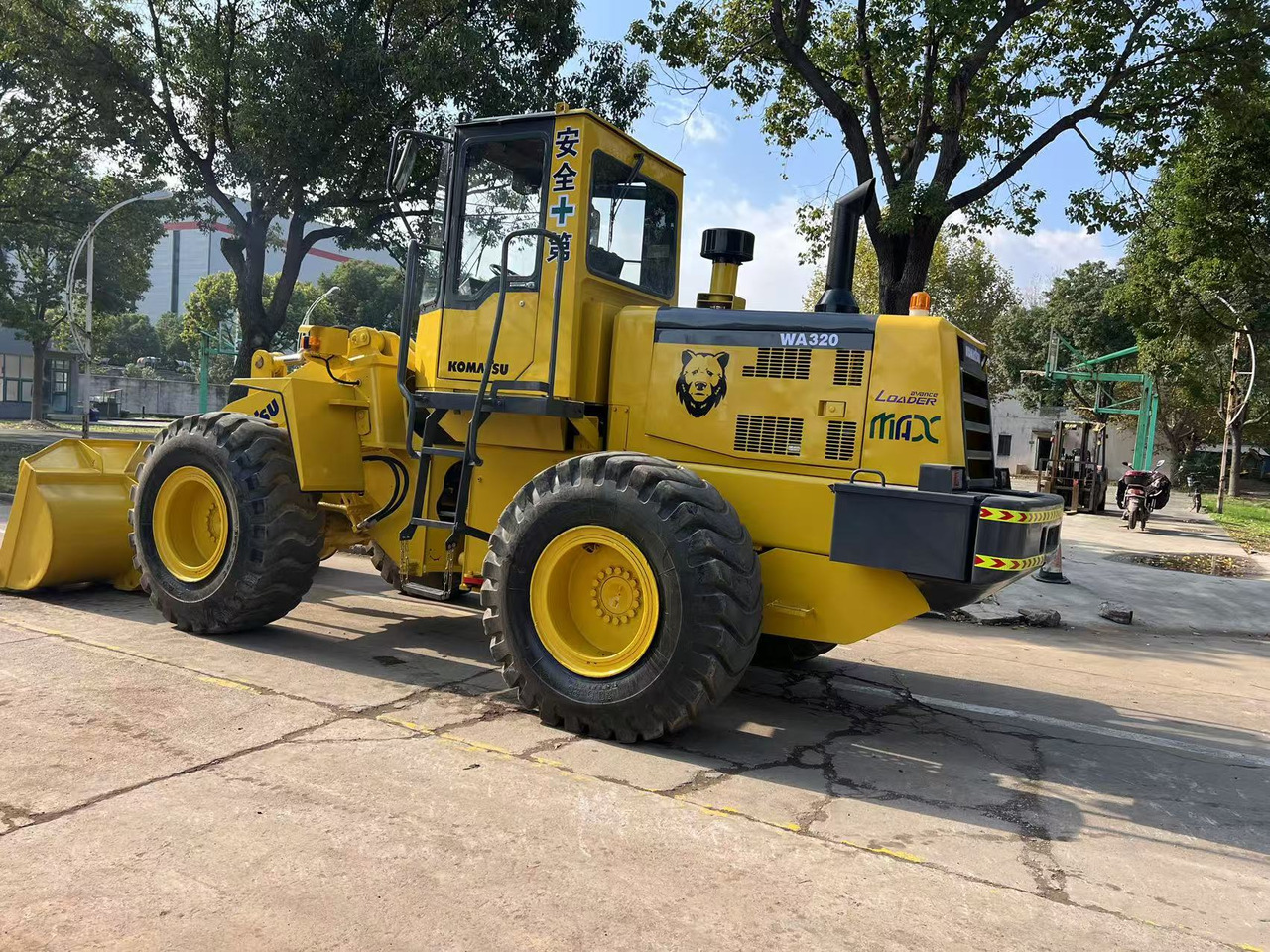 Wiellader KOMATSU WA320-3