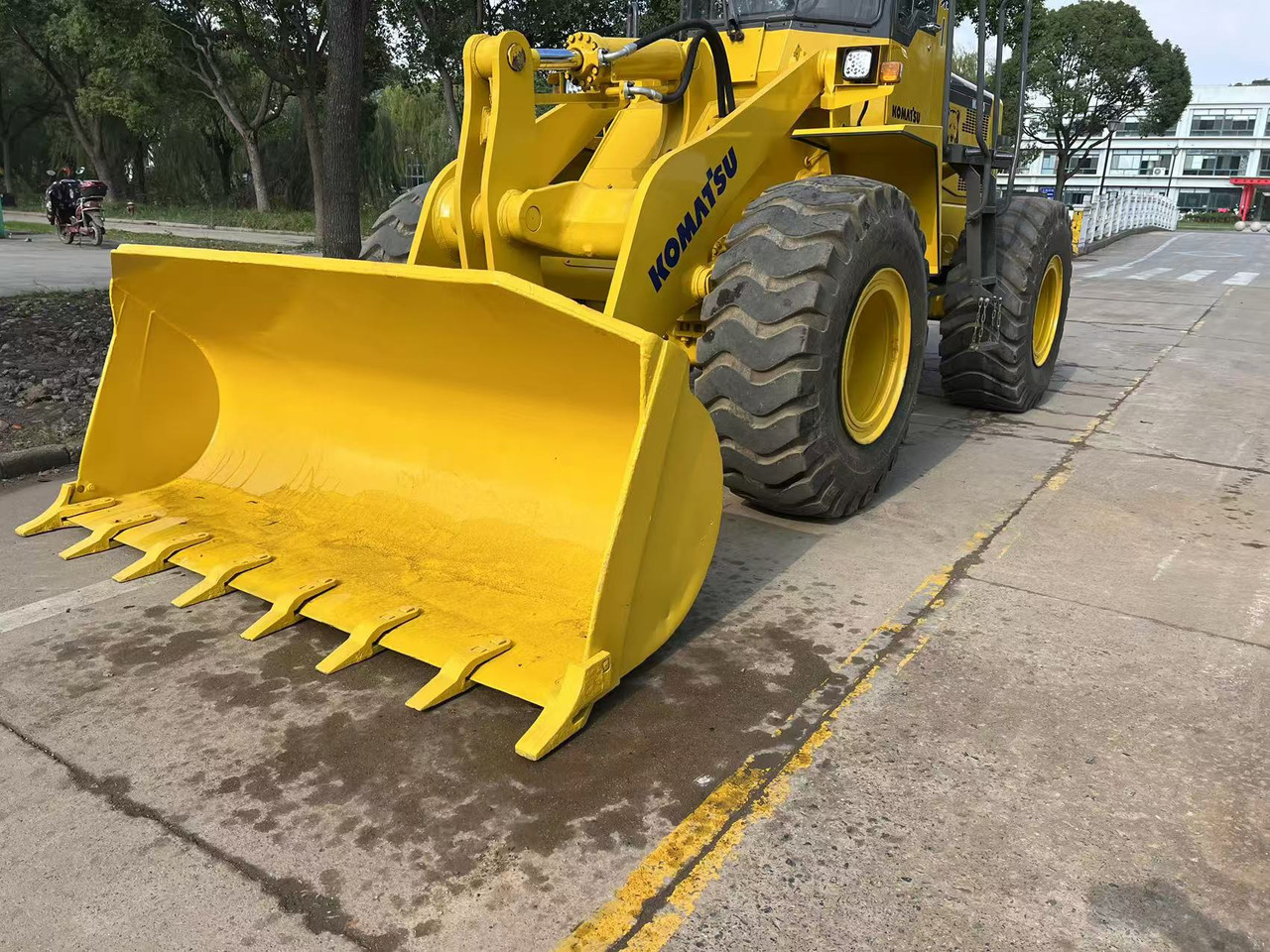 Wiellader KOMATSU WA320-3