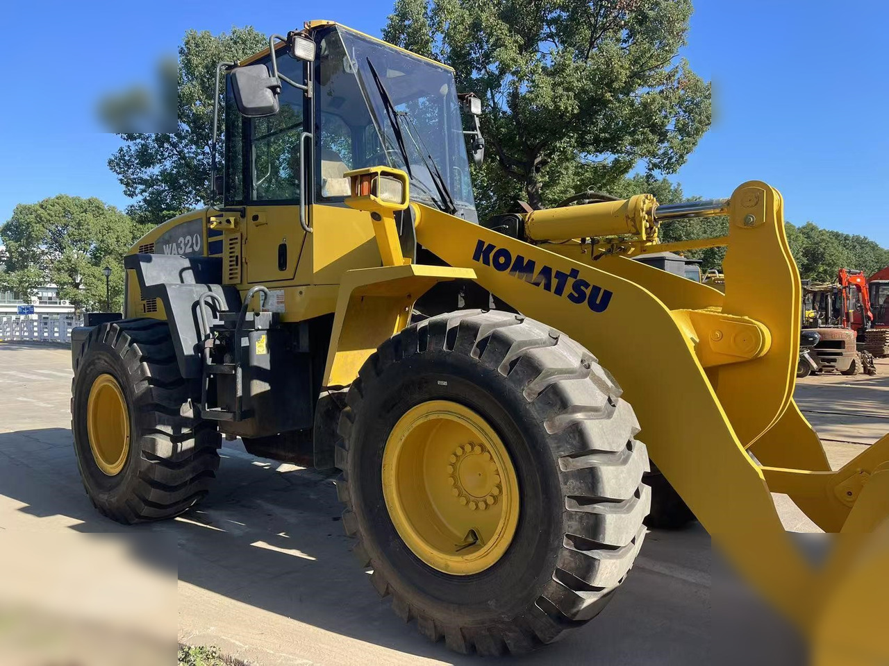 Wiellader KOMATSU WA320-5