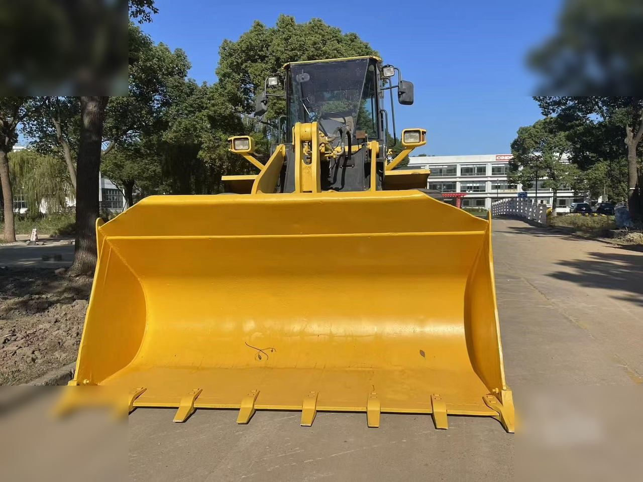 Wiellader KOMATSU WA320-5
