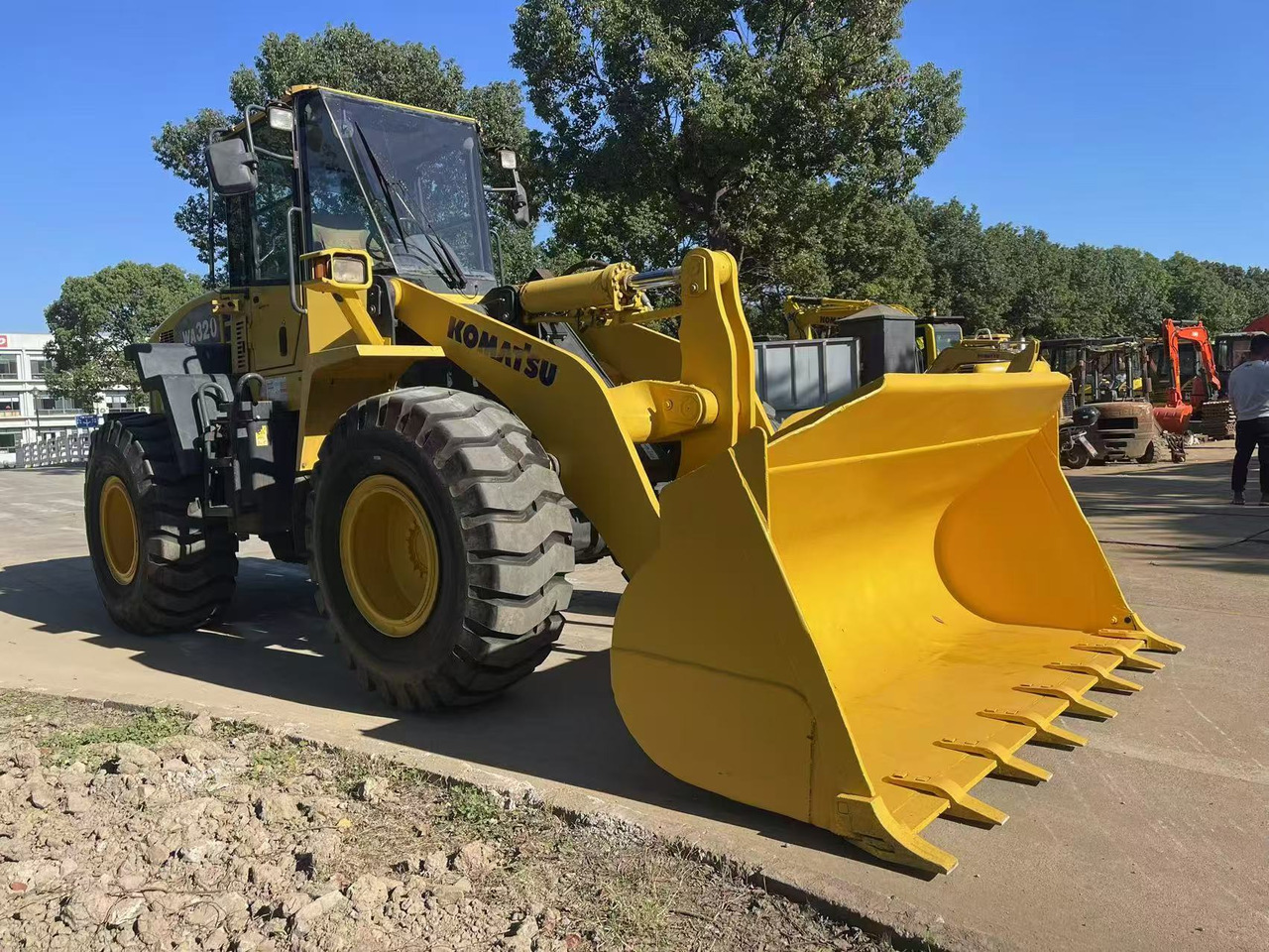 Wiellader KOMATSU WA320-5