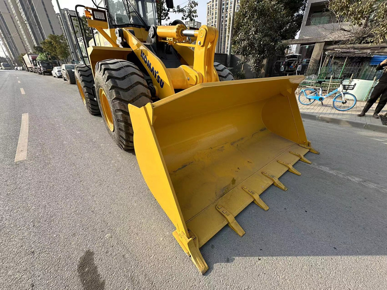 Wiellader KOMATSU WA380