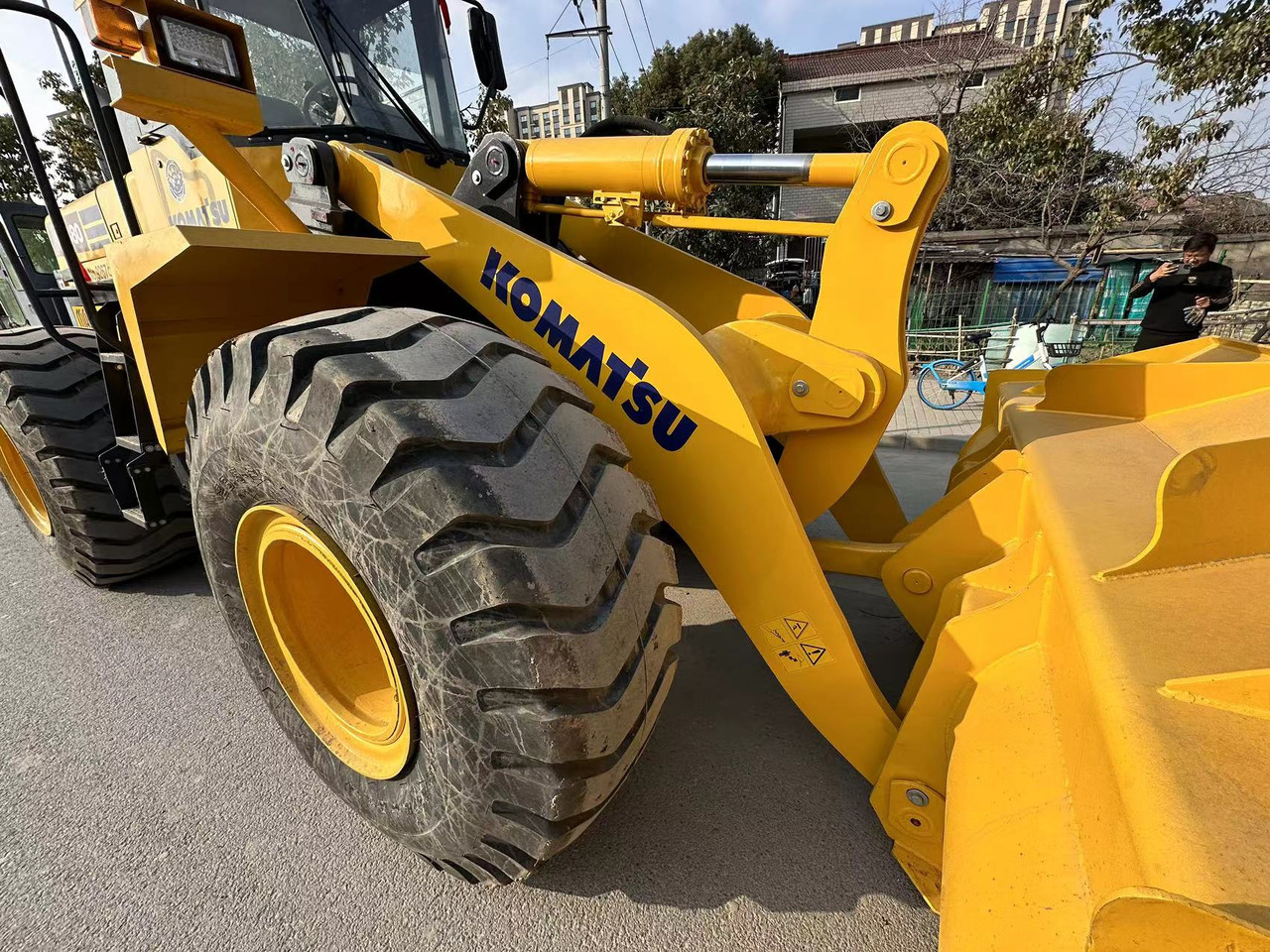 Wiellader KOMATSU WA380