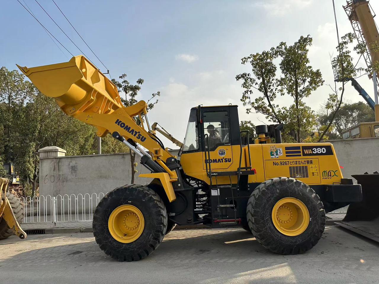 Wiellader KOMATSU WA380