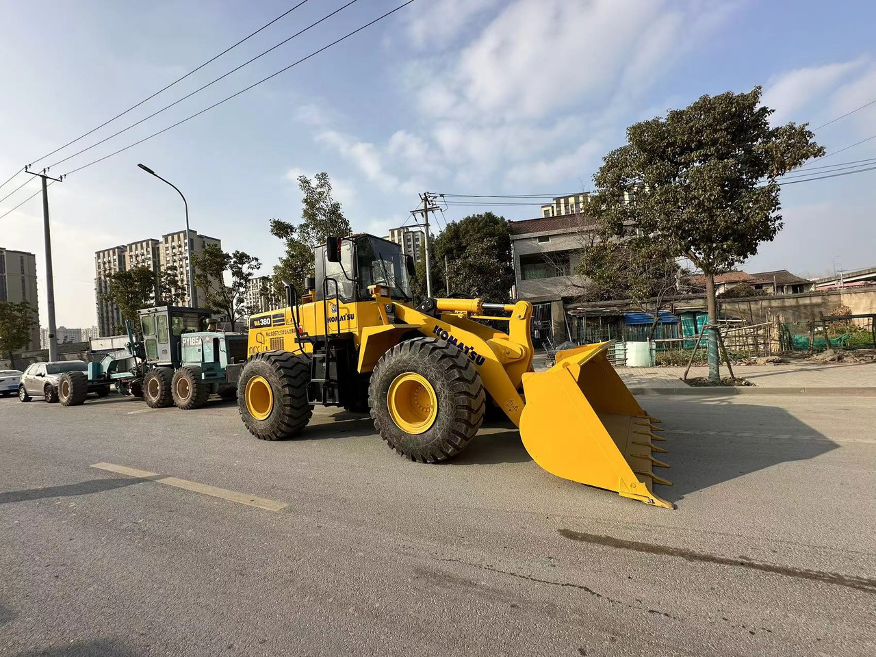 Wiellader KOMATSU WA380