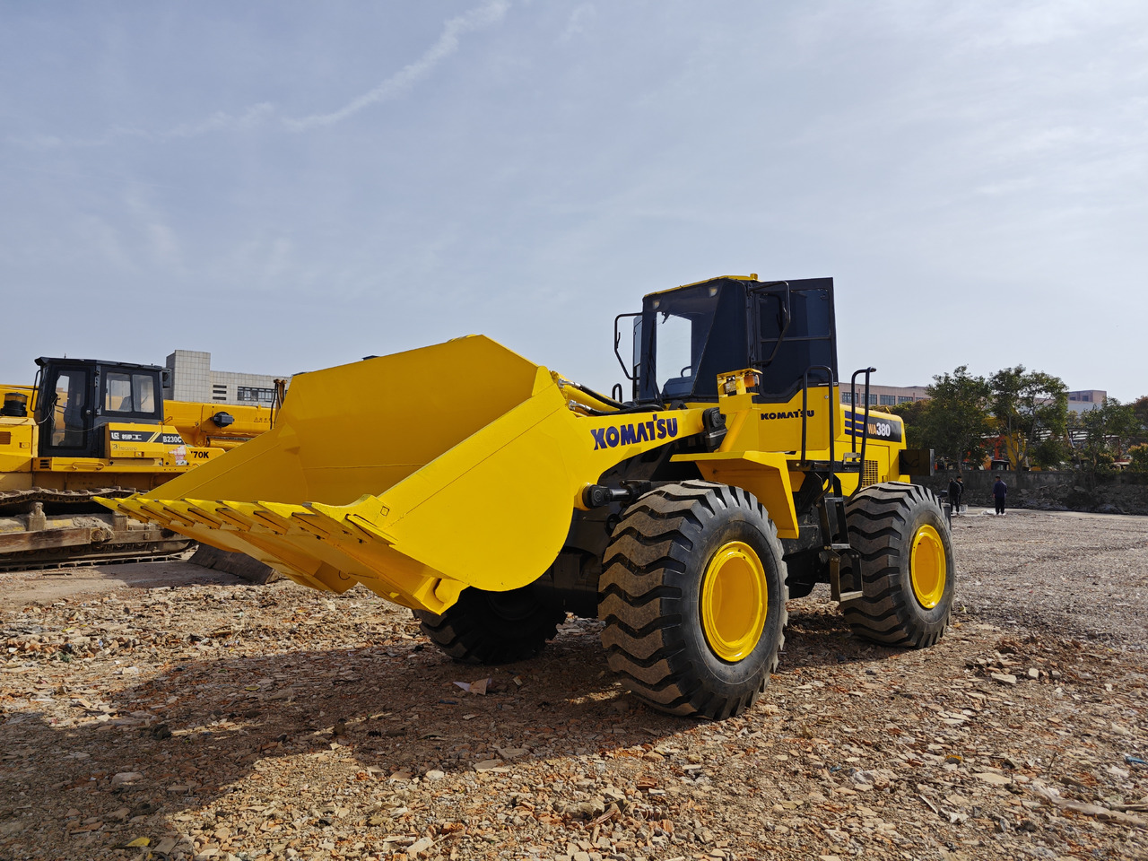 Wiellader KOMATSU WA380