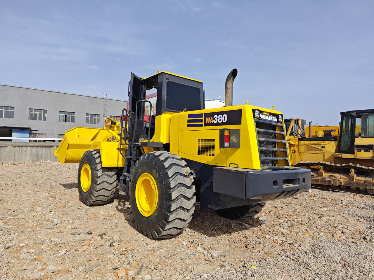 Wiellader KOMATSU WA380
