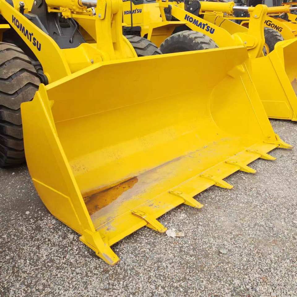 Wiellader KOMATSU WA380