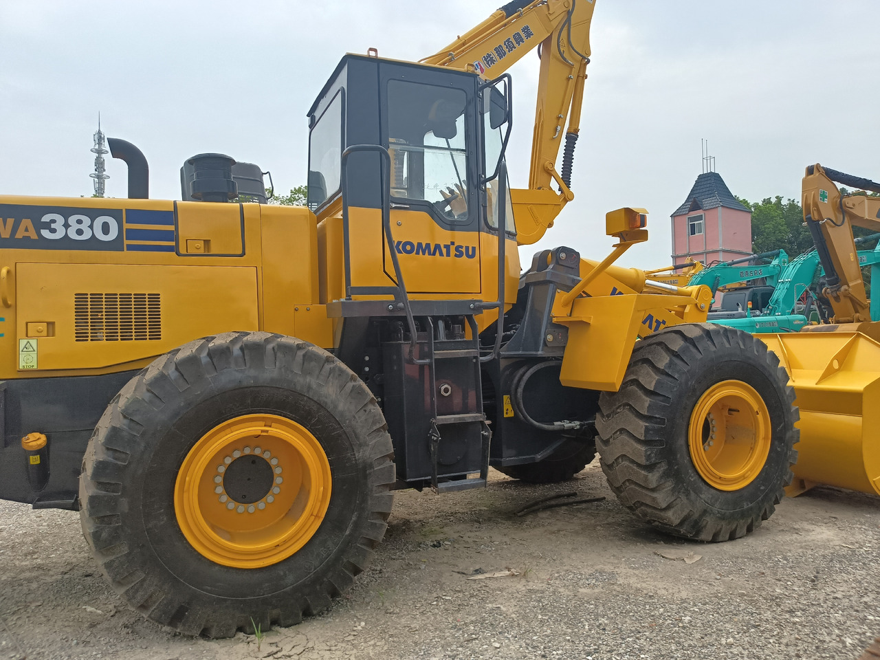Wiellader KOMATSU WA380-3