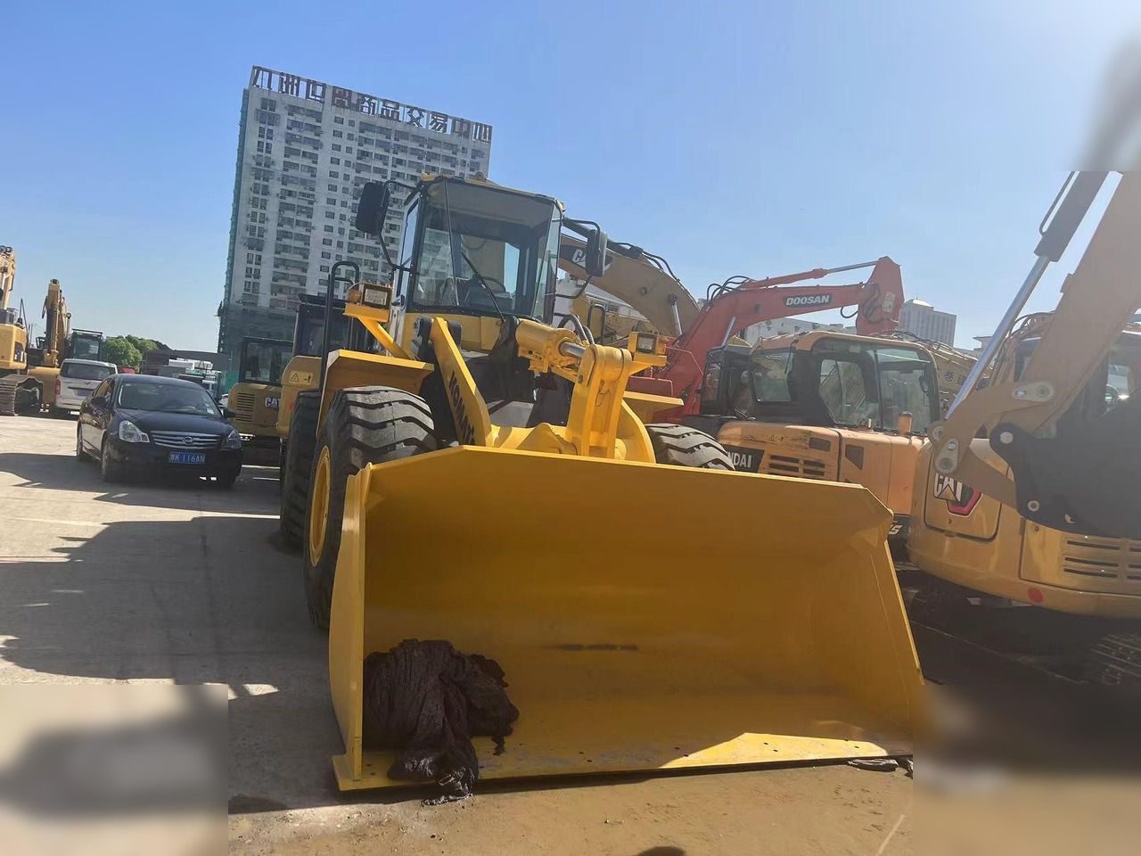 Wiellader KOMATSU WA380-3