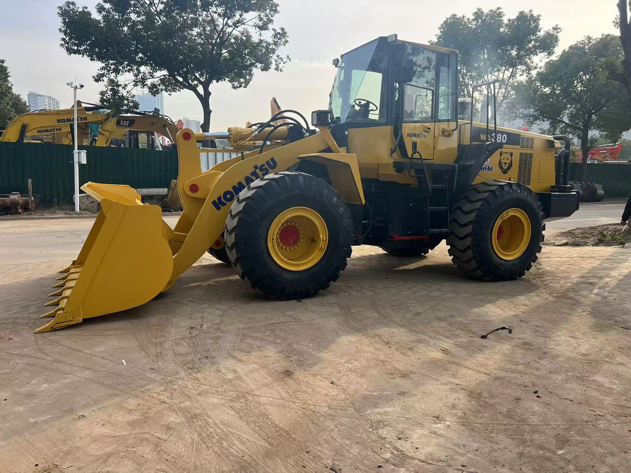 Wiellader KOMATSU WA380-6