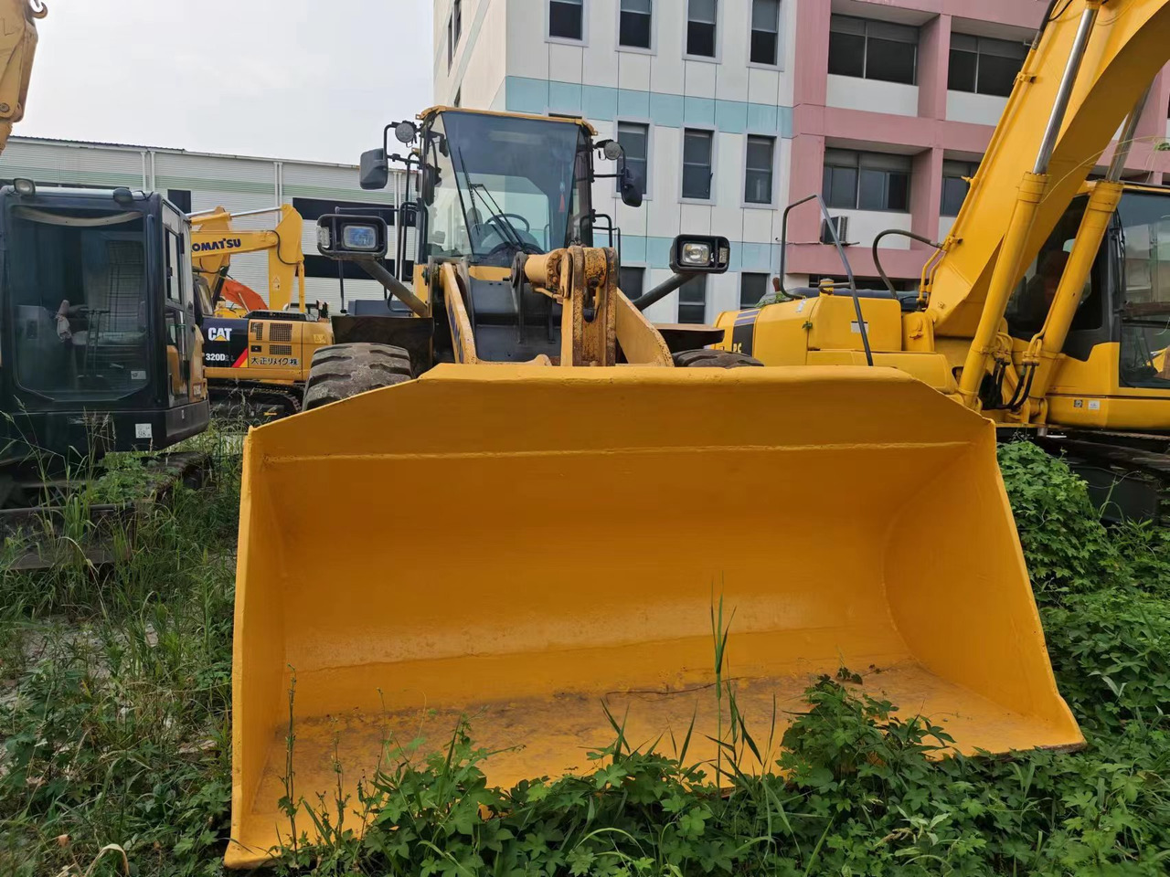 Wiellader KOMATSU WA380-6