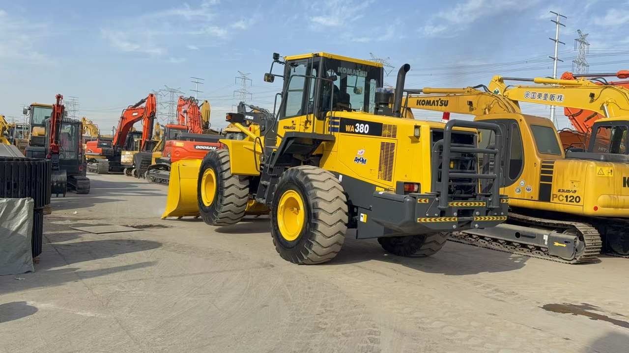 Wiellader KOMATSU WA380-6