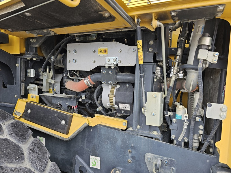 Wiellader KOMATSU WA380-8