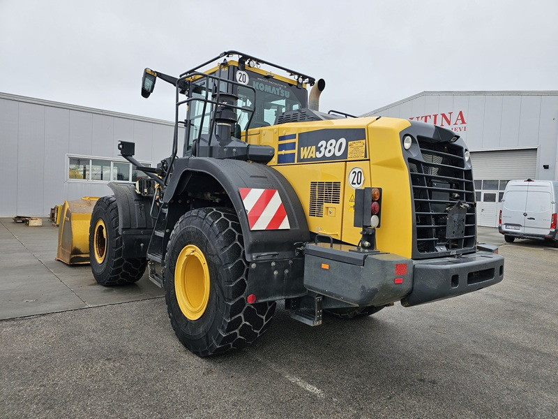 Wiellader KOMATSU WA380-8
