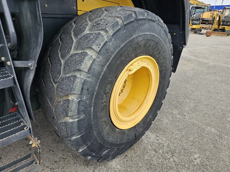 Wiellader KOMATSU WA380-8