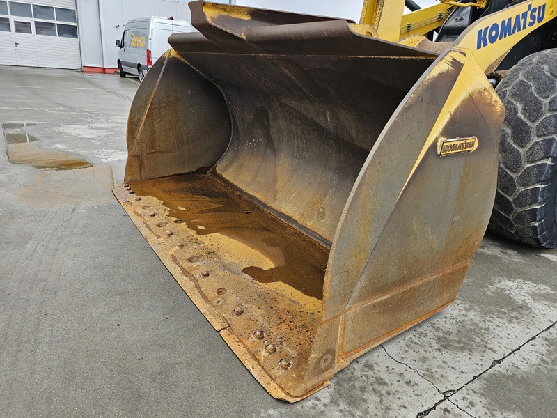 Wiellader KOMATSU WA380-8