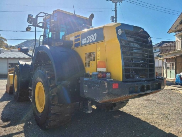 Wiellader KOMATSU WA380-8