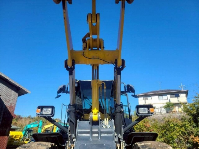 Wiellader KOMATSU WA380-8