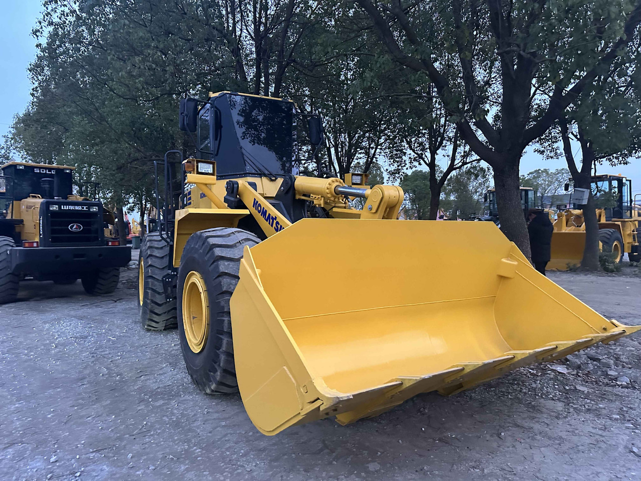 Wiellader KOMATSU WA380 Wheel Loader Click for Discount