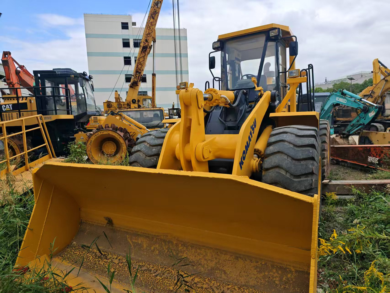 Wiellader KOMATSU WA470