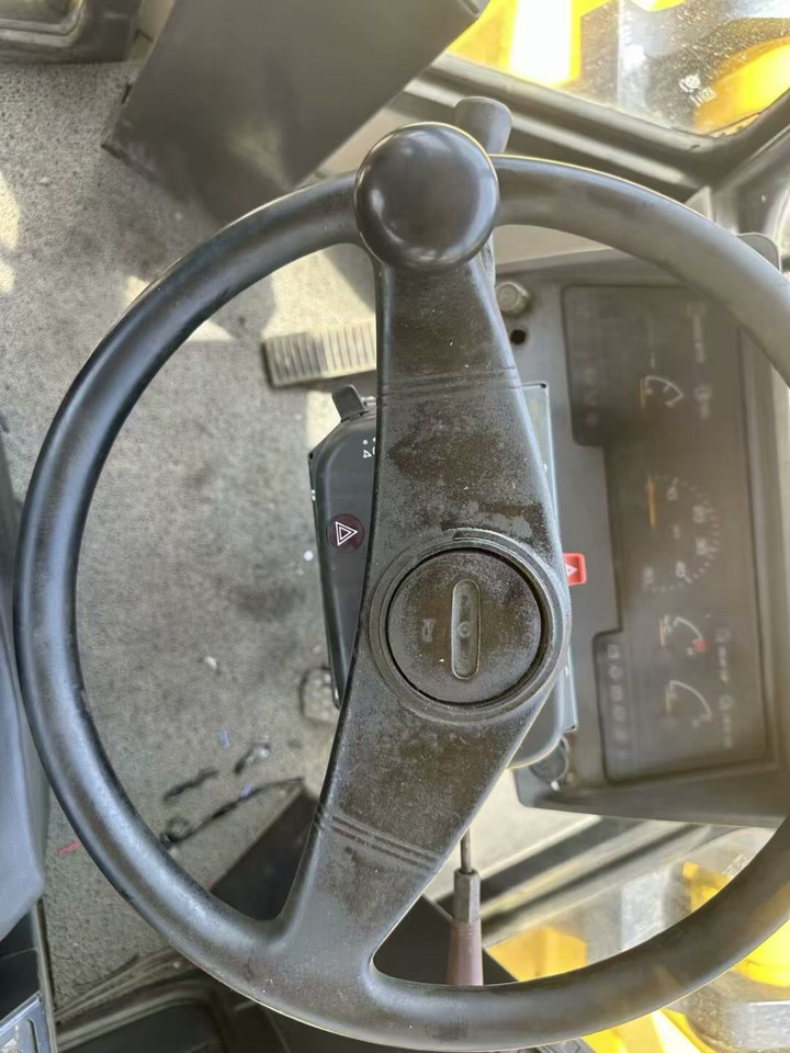 Wiellader KOMATSU WA470