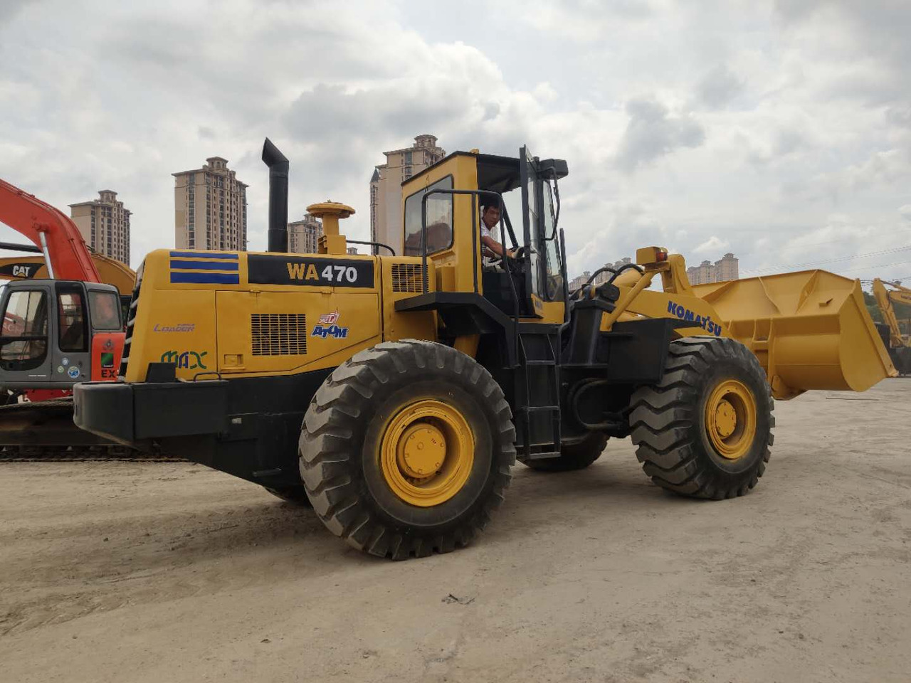 Wiellader KOMATSU WA470-3 Wheel Loader Click for Discount