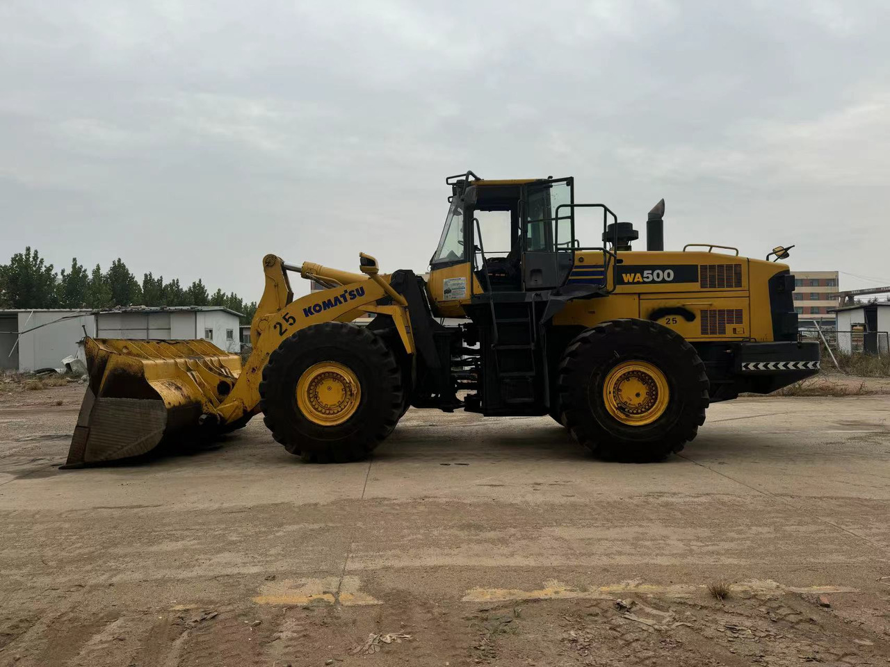 Wiellader KOMATSU WA500-6