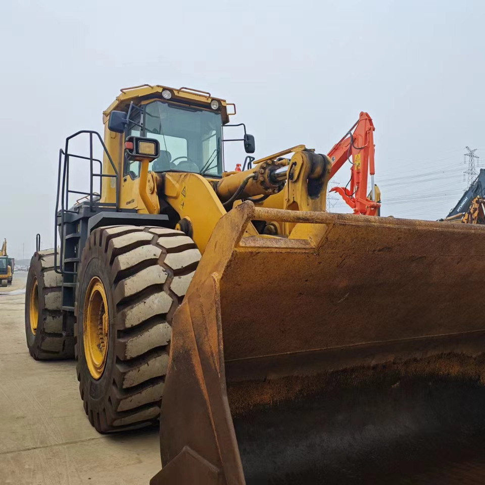 Wiellader KOMATSU WA600-3