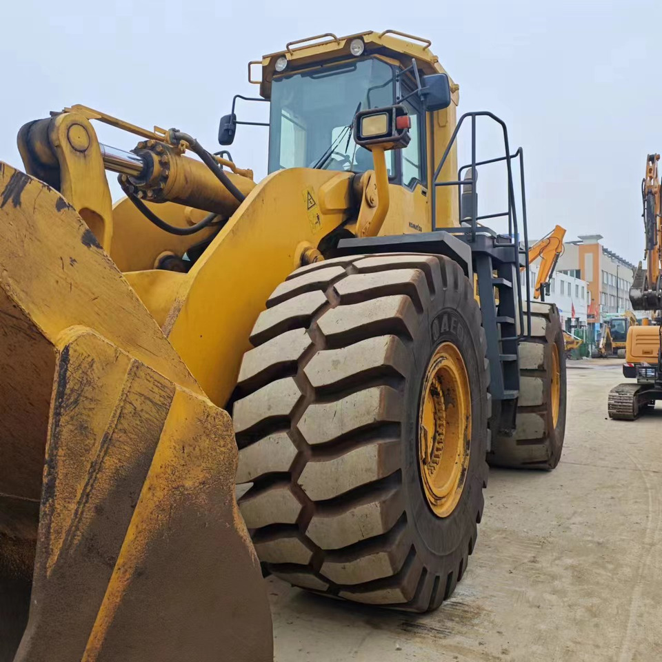 Wiellader KOMATSU WA600-3