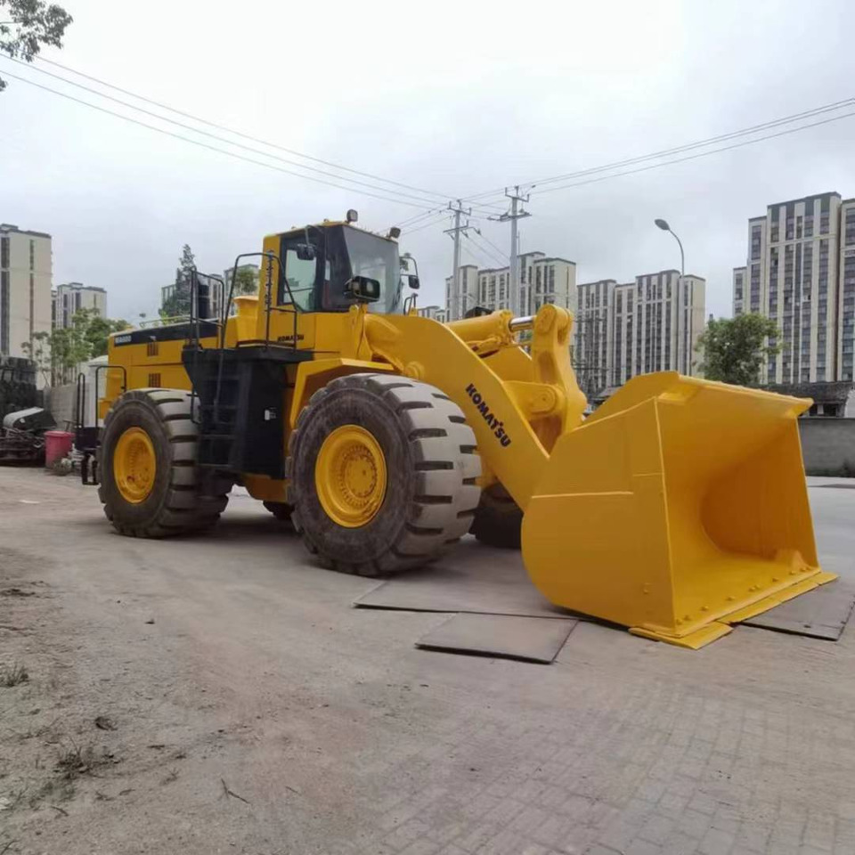 Wiellader KOMATSU WA600-3