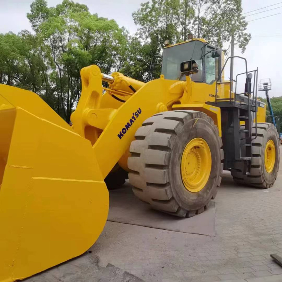 Wiellader KOMATSU WA600-3