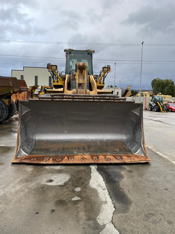 Wiellader KOMATSU WA600-6